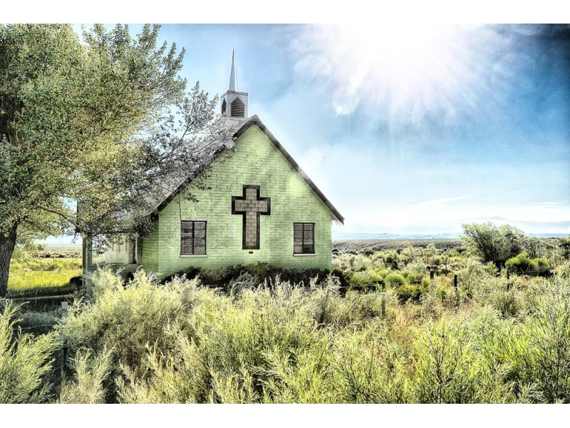 little green church near mammoth lakes