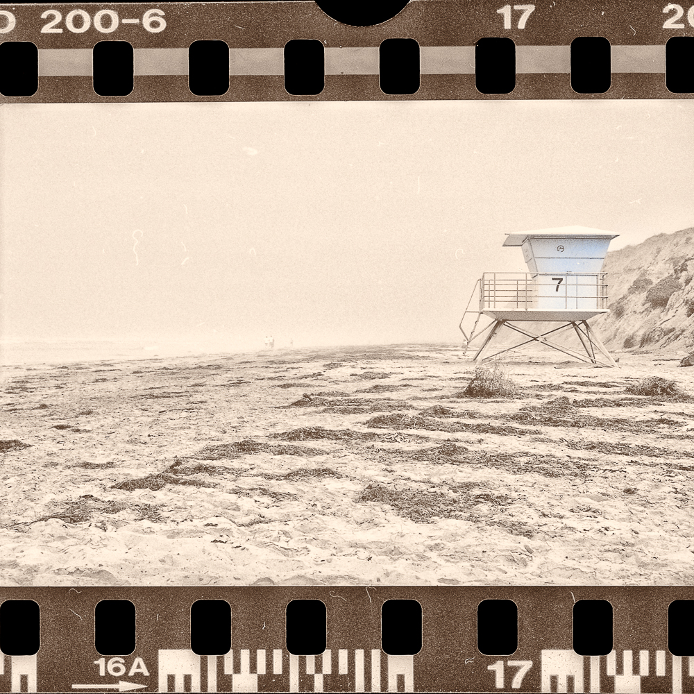 Lifeguard tower #7 on the beach at Del Mar South. Photo by Roy Kerckhoffs.